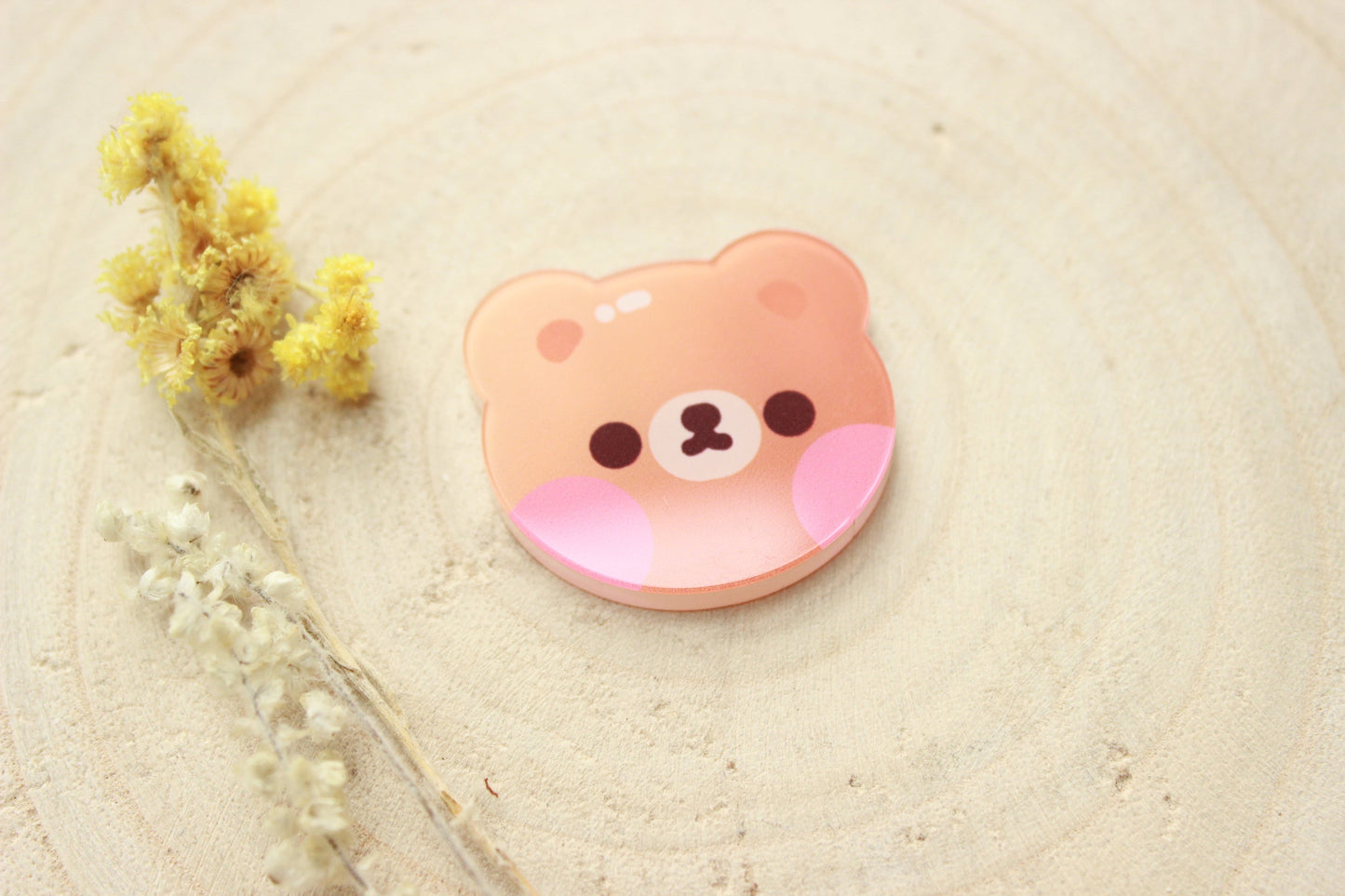 Kawaii Kuma Bear Magnet - vivianevalenta
