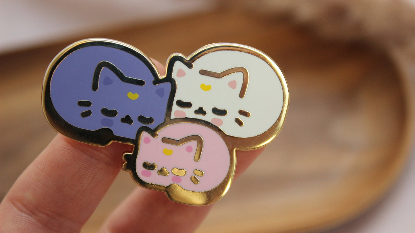 Trio Moon Cat Enamel Pin | Tsuki neko pin - vivianevalenta
