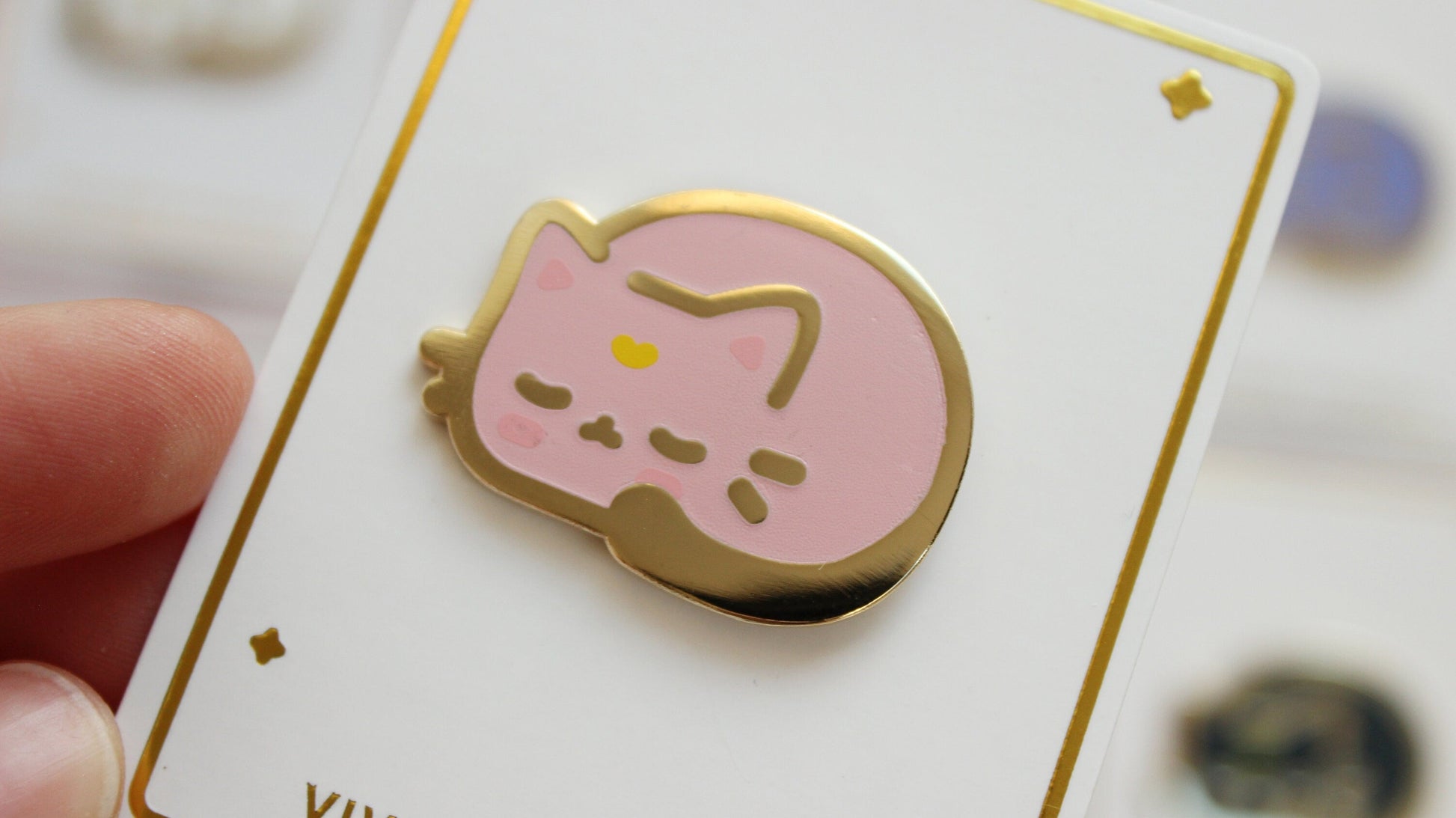 Moon Cat Enamel Pin | Tsuki neko in 6 different colors - vivianevalenta