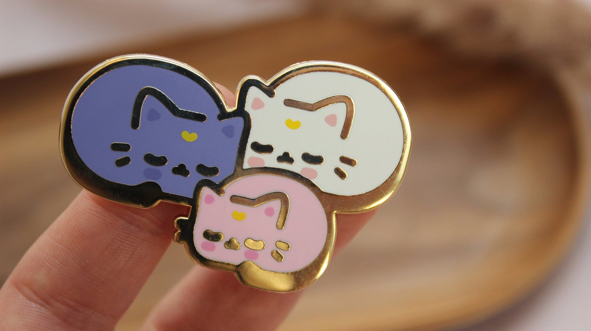 Trio Moon Cat Enamel Pin | Tsuki neko pin - vivianevalenta