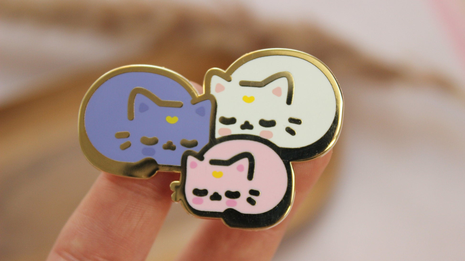 Trio Moon Cat Enamel Pin | Tsuki neko pin - vivianevalenta